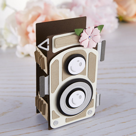 spellbinders-3d-vignette-twin-lens-camera-etched-d2