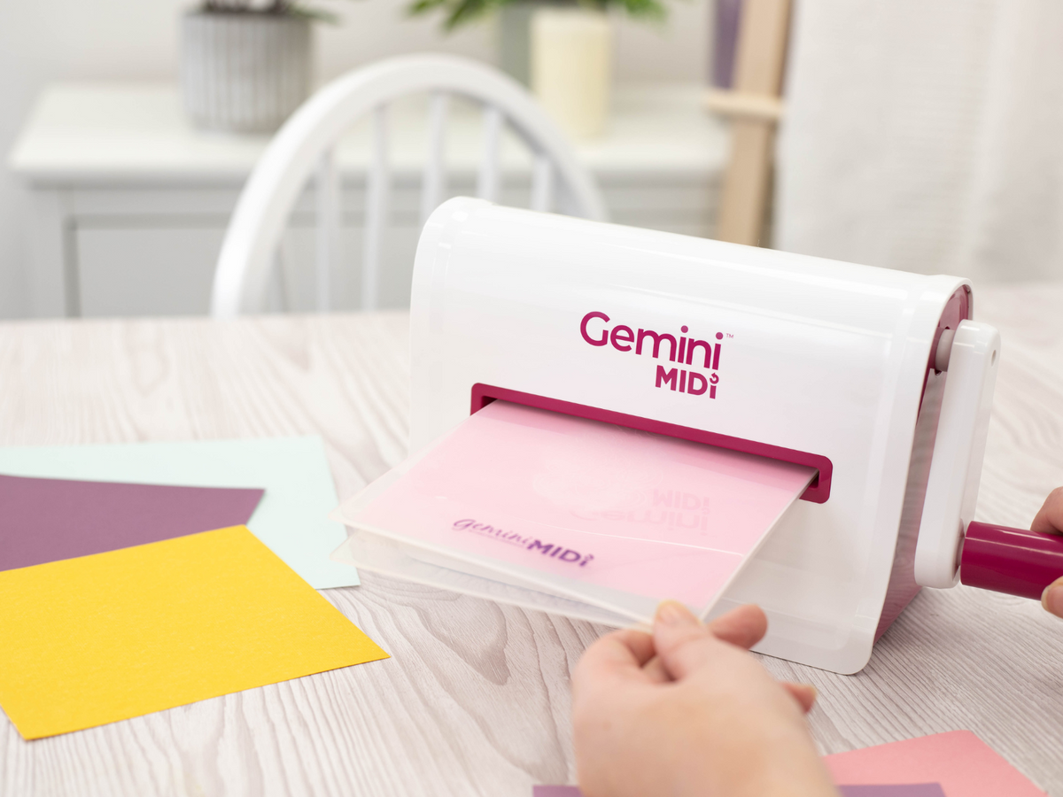 Gemini Mini Accessories - Plastic Folder - 2 Pakc