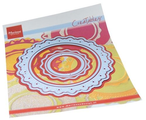 Marianne D Creatable Jolly Christmas doily