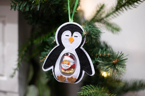 Multi Craft Festive Treat Dies Penguin