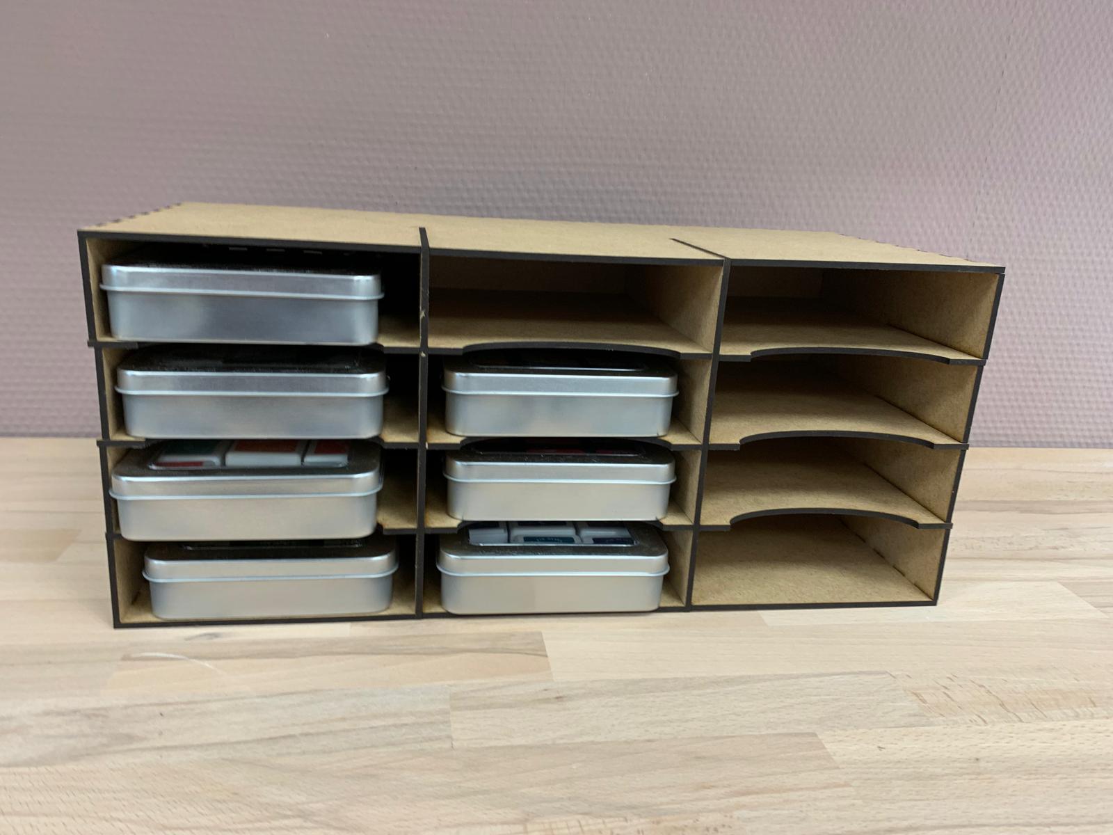 Stempelkissenregal für Tim Holtz Distress Crayon Tin (Blechdosen) TDA56485 - tief Stempelkissenregal für Tim Holtz Distress Crayon Tin (Blechdosen) TDA56485 - tief