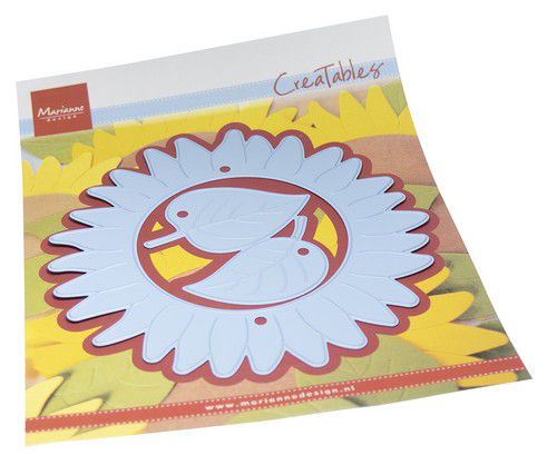 Marianne D Creatable Sonnenblumendeckchen